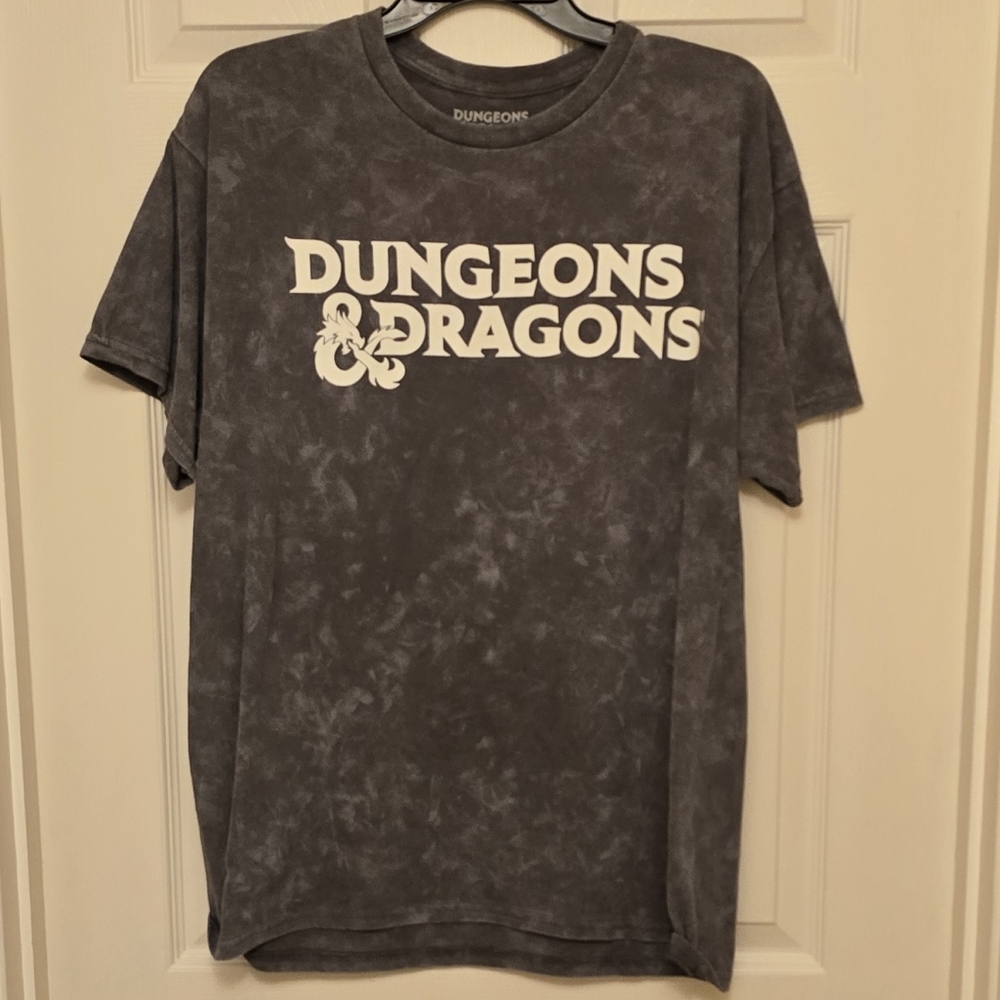 NWOT Mens Dungeons & Dragons Tshirt Size L